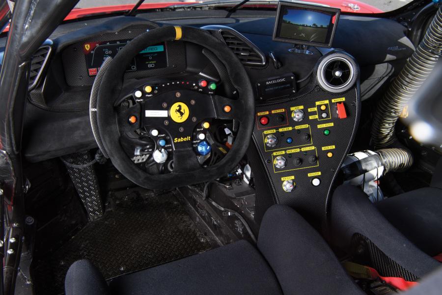 Торпедо Ferrari 488 Challenge 2017 года  (фото 19 из 38)
